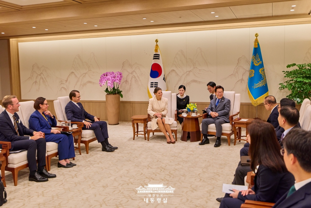 이재명 대통령, 빅토리아 스웨덴 왕세녀 내외 접견